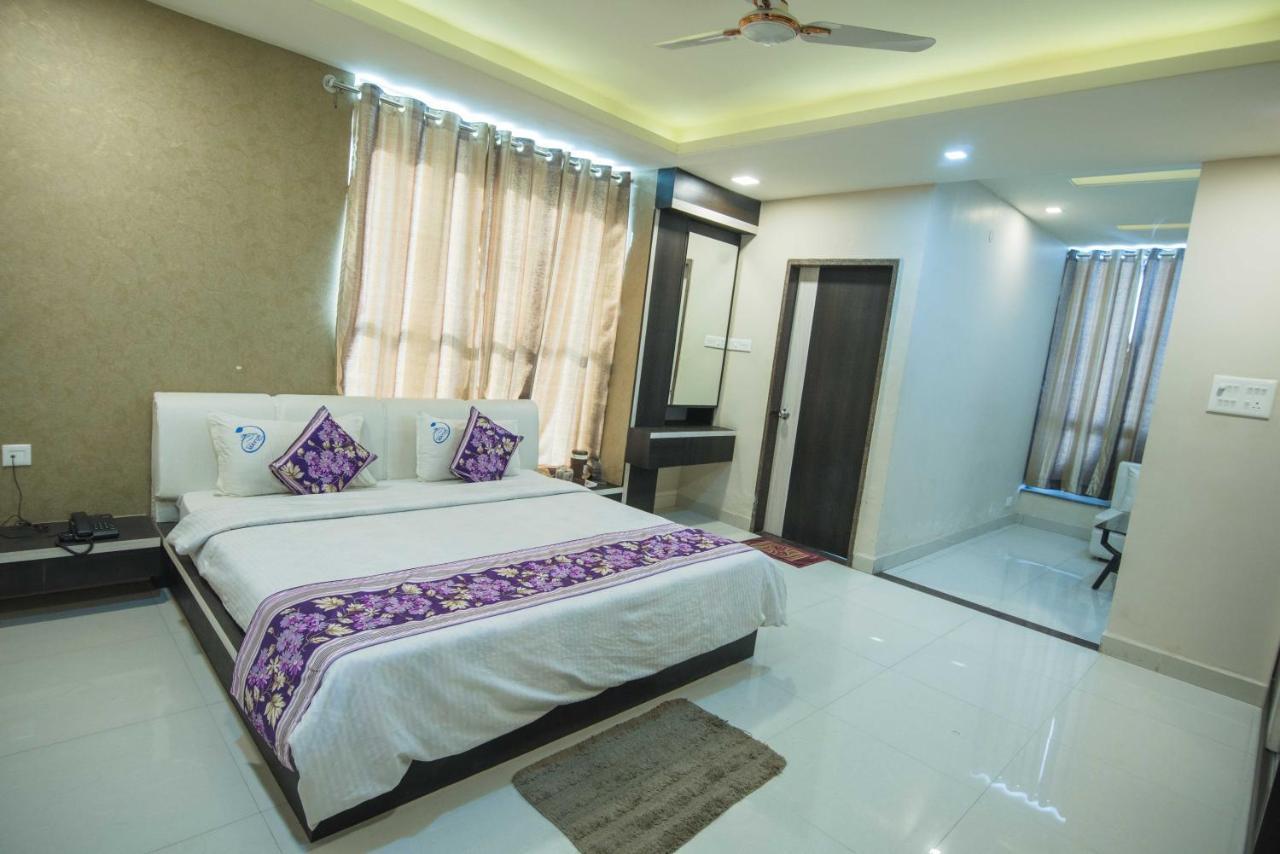 Hotel Mayur Palace Bhopal Exteriör bild